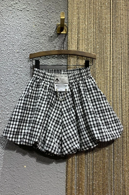 Korean Style Summer New Elastic High Waist Shorts Women Retro Plaid A Line Wide Leg Pants Female Slimming Laced Up Shorts
Korean Style Summer New Elastic High Waist Shorts Women Retro Plaid A Line Wide Leg Pants Female Slimming Laced Up Shorts