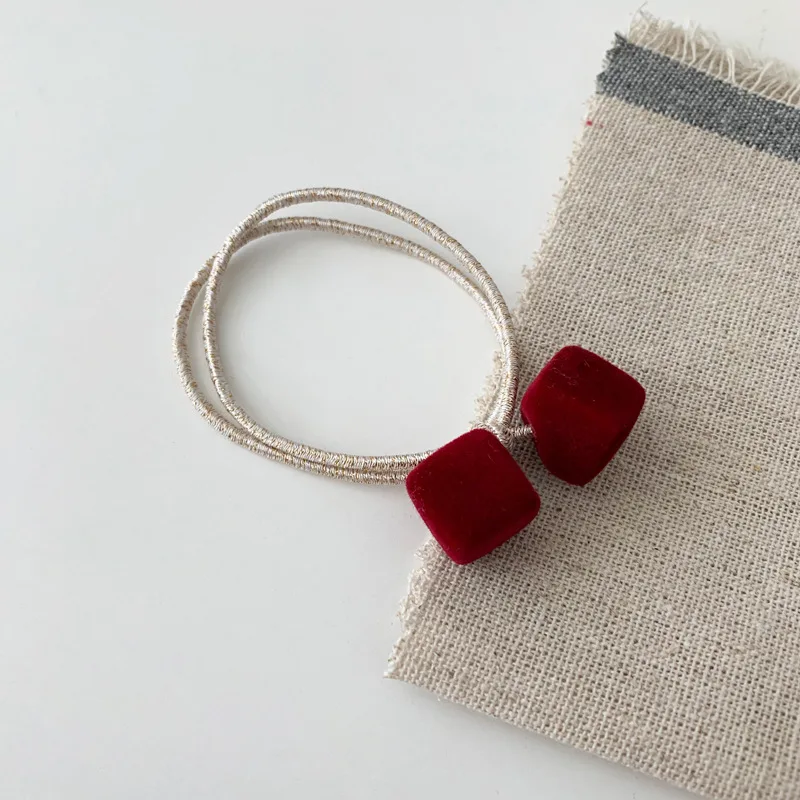 Velvet Hairband For Women Girls Elastic Hair Rubber Bands Hair Accessories Headband Gum Hair Tie Rope Ponytail Holder
Velvet Hairband For Women Girls Elastic Hair Rubber Bands Hair Accessories Headband Gum Hair Tie Rope Ponytail Holder