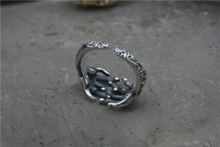 Retro Punk Power Hand of Strength Ring Domineering Men Women Adjustable Gothic Ring Trend Men Women Rock Hip Hop Party Jewelry
Retro Punk Power Hand of Strength Ring Domineering Men Women Adjustable Gothic Ring Trend Men Women Rock Hip Hop Party Jewelry