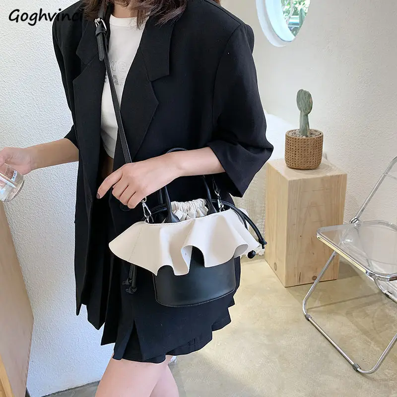 Shoulder Bags Women PU Patchwork Top-handle Bucket Bag Cross-body Designer Ruched String Ins Trendy Sweet Handbags All-match New
Shoulder Bags Women PU Patchwork Top-handle Bucket Bag Cross-body Designer Ruched String Ins Trendy Sweet Handbags All-match New