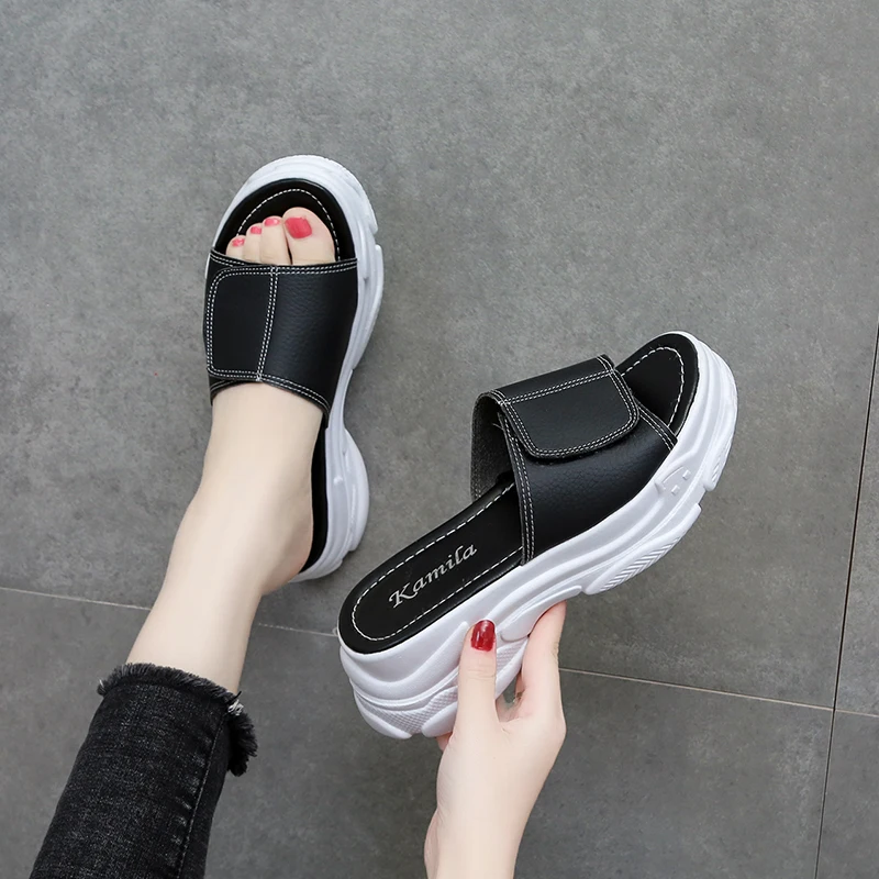 Shoes Med House Slippers Platform Slides Fashion On A Wedge Slipers Women Increased Internal Flat Luxury 2021 Summer PU Rubber S
Shoes Med House Slippers Platform Slides Fashion On A Wedge Slipers Women Increased Internal Flat Luxury 2021 Summer PU Rubber S
