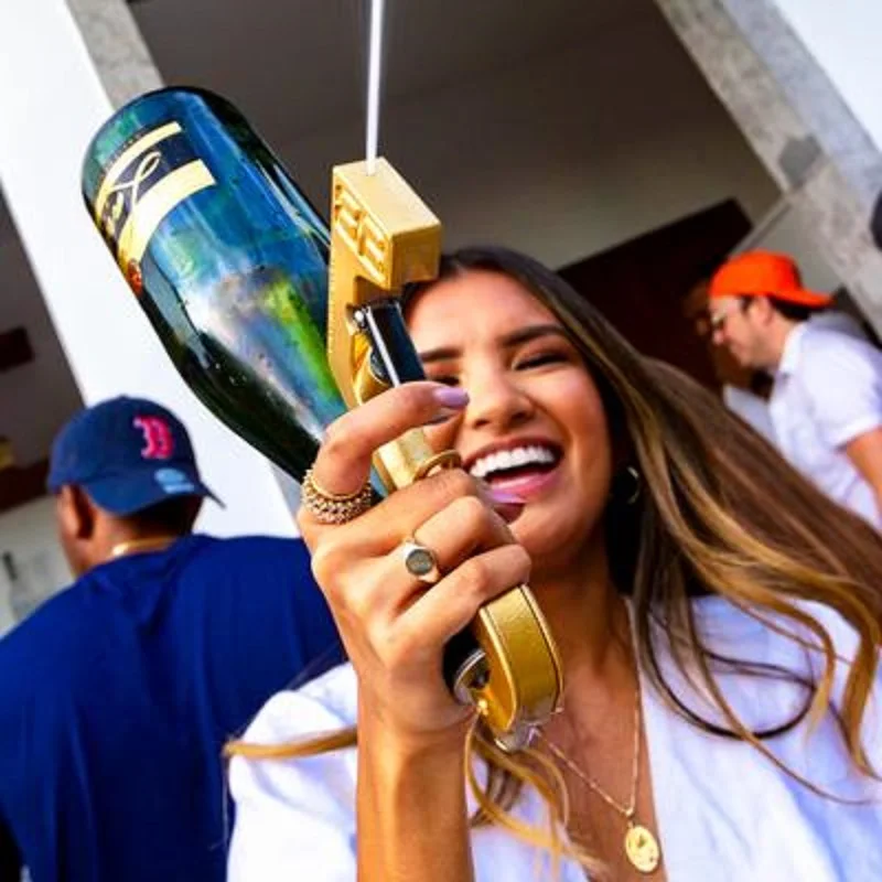 2021 party champagne gun sprayer airbrush shooting 30 feet away magic wine decanter kitchen bar party tool
2021 party champagne gun sprayer airbrush shooting 30 feet away magic wine decanter kitchen bar party tool