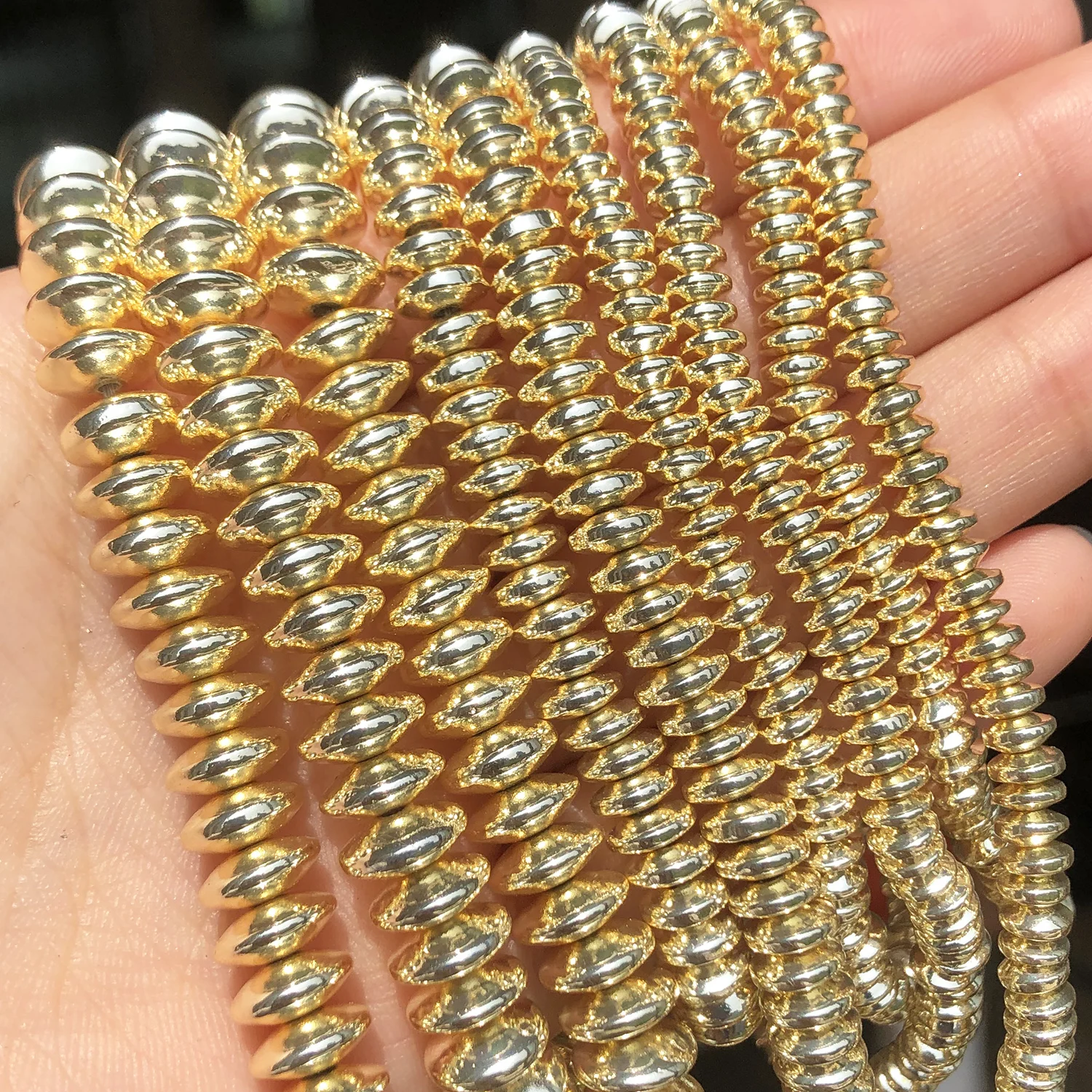 Натуральный камень 9k золото гематит камень плоские круглые бусины для самостоятельного изготовления ювелирных изделий браслет аксессуары... 
Натуральный камень 9k золото гематит камень плоские круглые бусины для самостоятельного изготовления ювелирных изделий браслет аксессуары...