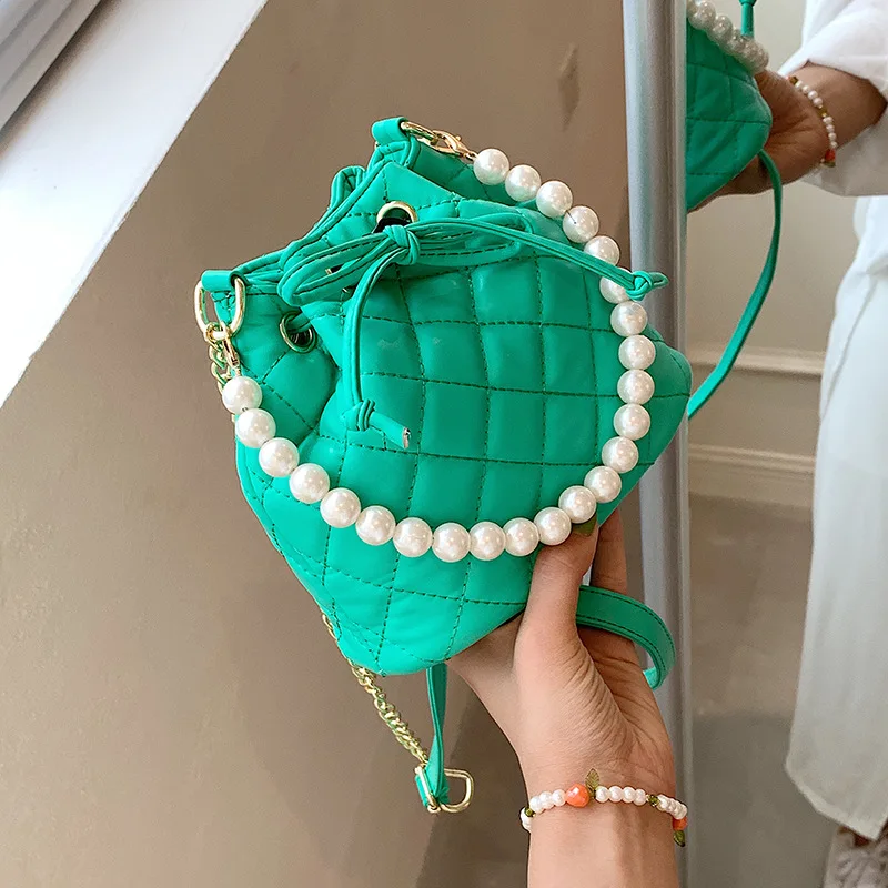 High-quality Ladies Drawstring Small Bag 2021 Rhombic Embroidery Thread Pearl Handbag Fashion One-shoulder Messenger Bucket Bag
High-quality Ladies Drawstring Small Bag 2021 Rhombic Embroidery Thread Pearl Handbag Fashion One-shoulder Messenger Bucket Bag