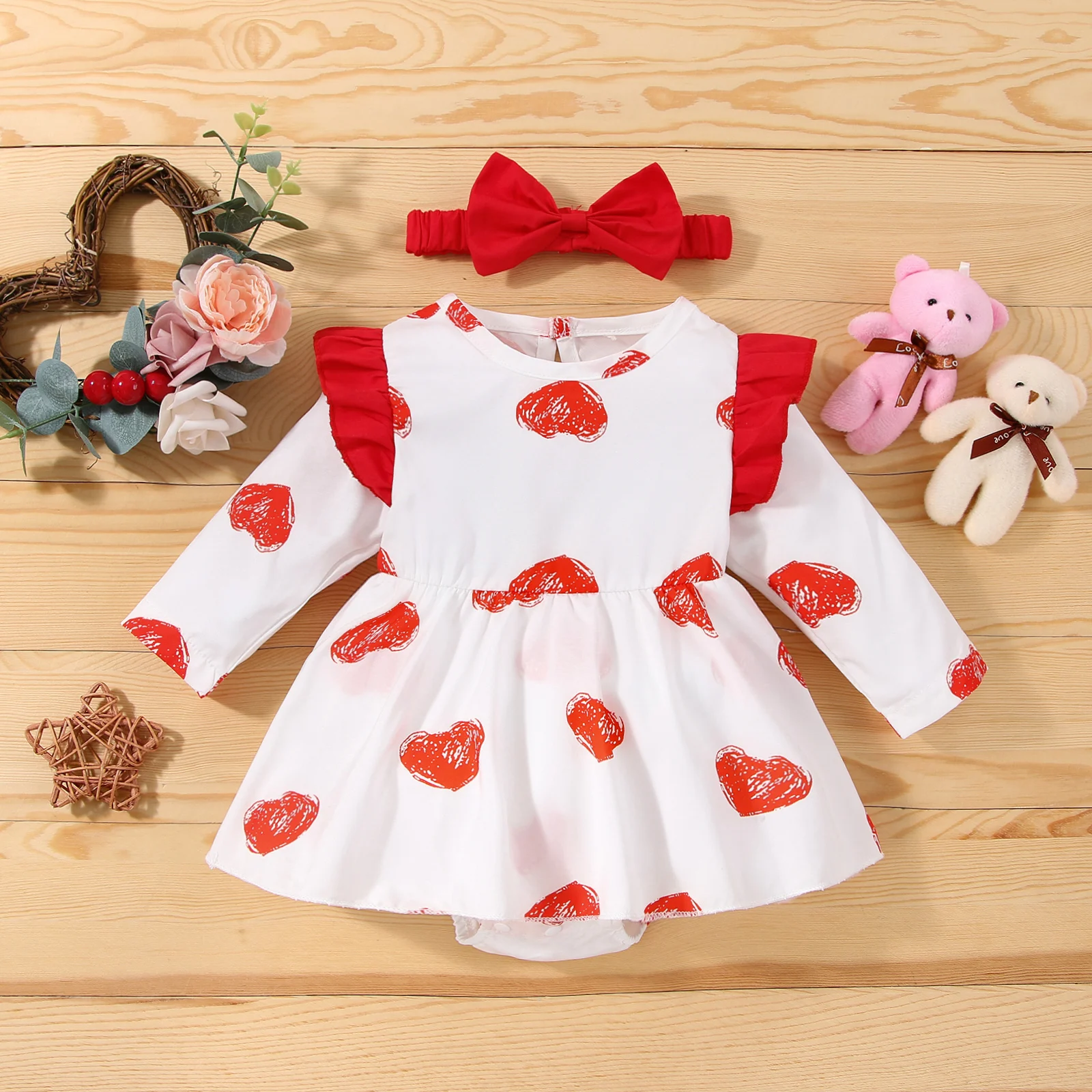Newborn Girl Valentine's Day Romper Red Heart Printed Long Sleeve Ruffles Decor Dress Style Romper + Bow-Knot Headband Set
Newborn Girl Valentine's Day Romper Red Heart Printed Long Sleeve Ruffles Decor Dress Style Romper + Bow-Knot Headband Set