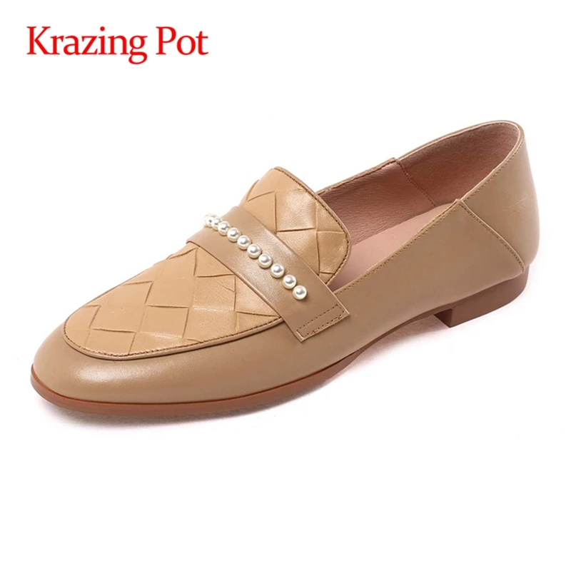 Krazing Pot genuine leather round toe low heels high street fashion pearl rivets preppy style young lady slip on women pumps L63
Krazing Pot genuine leather round toe low heels high street fashion pearl rivets preppy style young lady slip on women pumps L63
