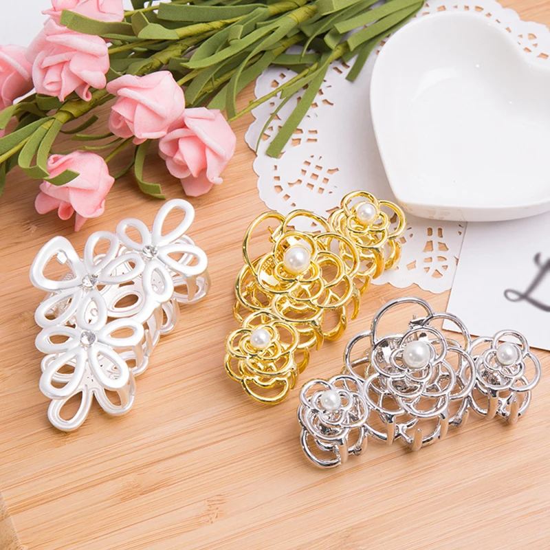 Pearl Alloy Rose Hair Claws Hollow Out Flower Metal Shark Hair Claw Clip DIY Styling Tools Geometric Barrette Hair Accessories
Pearl Alloy Rose Hair Claws Hollow Out Flower Metal Shark Hair Claw Clip DIY Styling Tools Geometric Barrette Hair Accessories