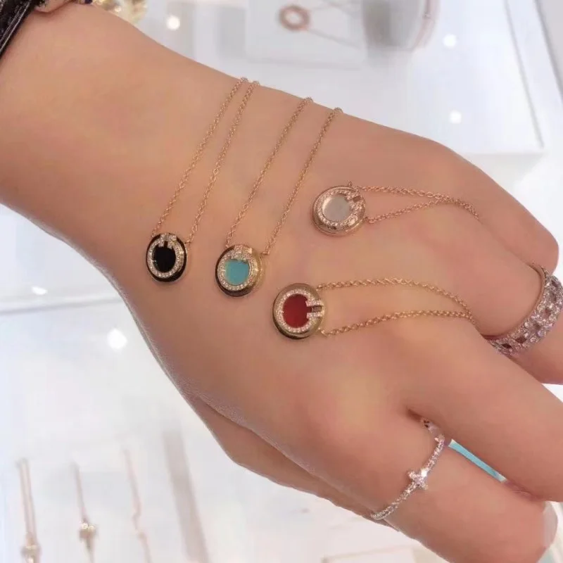 Fashion New Luxury Brand Round Smiley Face Necklace Sterling Silver Clavicle Chain Rose Gold Round Pendant Simple Net Red
Fashion New Luxury Brand Round Smiley Face Necklace Sterling Silver Clavicle Chain Rose Gold Round Pendant Simple Net Red