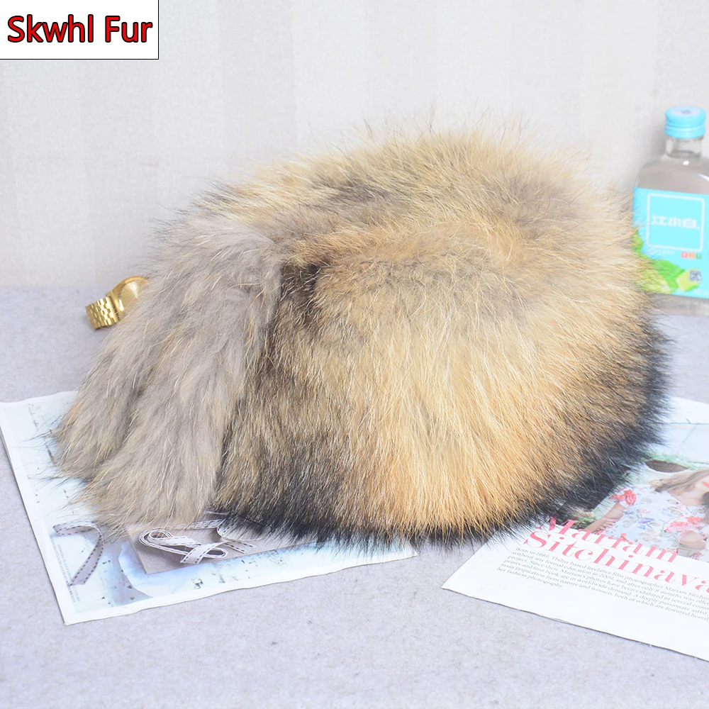 New Style Full Pelt Fluffy Lady 100% Natural Fox Fur Bomber Hats Russian Luxury Women Winter Warm Genuine Fox Fur Beanies Hat
New Style Full Pelt Fluffy Lady 100% Natural Fox Fur Bomber Hats Russian Luxury Women Winter Warm Genuine Fox Fur Beanies Hat