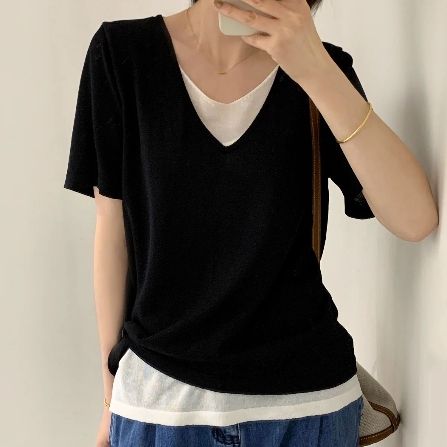 V-Neck TShirt Women Knitted Basic stripe Tee Shirt Female Short Sleeve Loose Tops Harajuku Tshirt Ladies black woman tshirts
V-Neck TShirt Women Knitted Basic stripe Tee Shirt Female Short Sleeve Loose Tops Harajuku Tshirt Ladies black woman tshirts