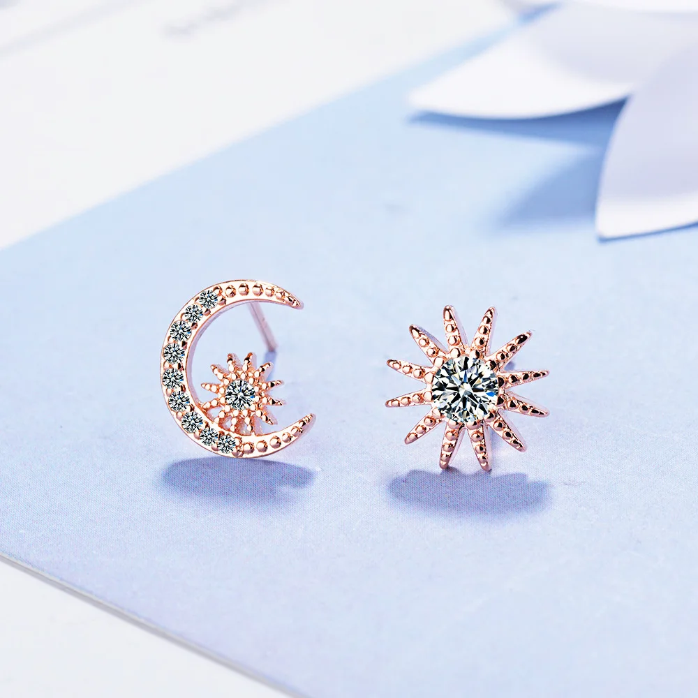 The Japanese and Korean Version of The Asymmetrical Star-moon Earrings Is Set with Diamond Earrings Small Earrings
The Japanese and Korean Version of The Asymmetrical Star-moon Earrings Is Set with Diamond Earrings Small Earrings