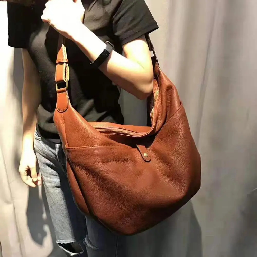 Woman Soft Cowhide Shoulder Bags Fashion Large Genuine Leather Tote Ladies Korean Design Casual Messenger Bag Feminina Handbags
Woman Soft Cowhide Shoulder Bags Fashion Large Genuine Leather Tote Ladies Korean Design Casual Messenger Bag Feminina Handbags