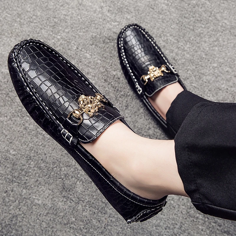 Designer men's shoes 2021 high quality moccasin loafers driving shoes moccasins fashionable gentleman business wedding shoes
Designer men's shoes 2021 high quality moccasin loafers driving shoes moccasins fashionable gentleman business wedding shoes