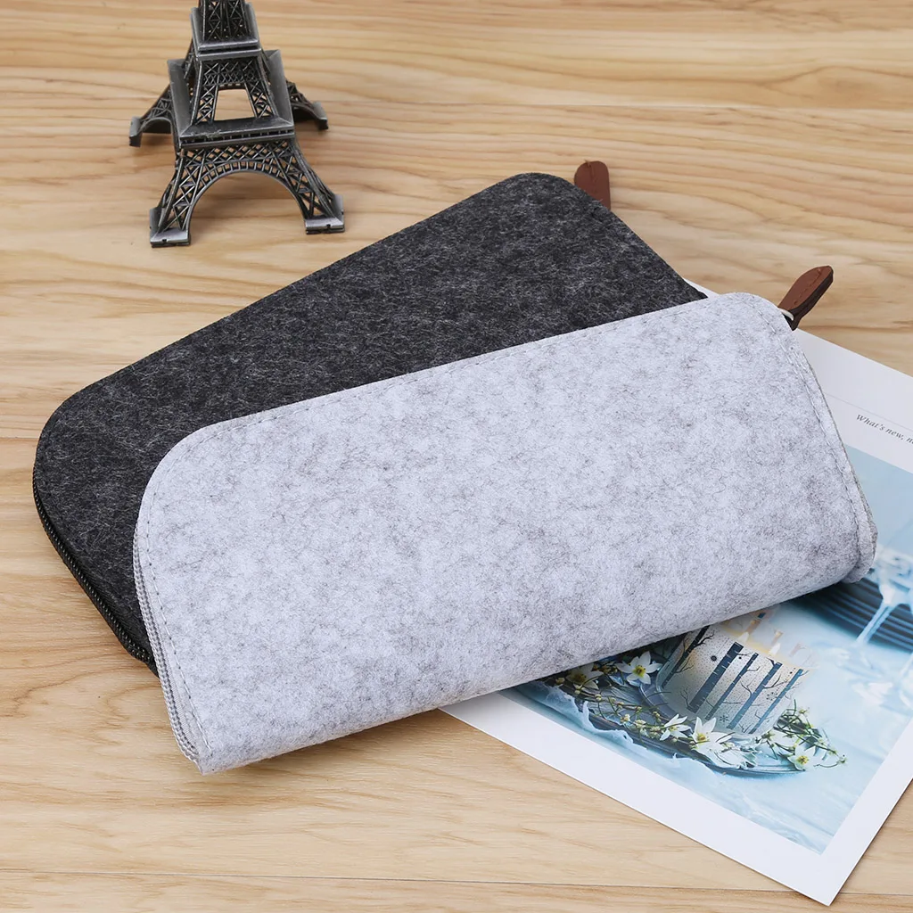 100% Brand New and High Quality Square Felt Makeup Cosmetic Bag Brush Pen Pencil Case Pouch Box Office Supplies
100% Brand New and High Quality Square Felt Makeup Cosmetic Bag Brush Pen Pencil Case Pouch Box Office Supplies