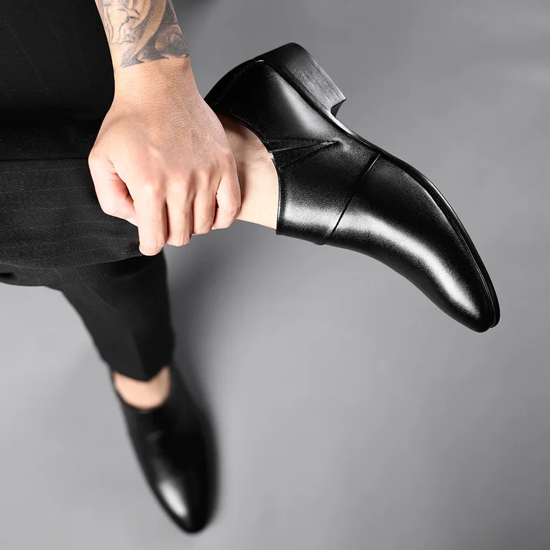 2021 Hot Business Men Oxfords Shoes Set of Feet Black Brown Male Office Wedding Pointed Men's Leather Shoes
2021 Hot Business Men Oxfords Shoes Set of Feet Black Brown Male Office Wedding Pointed Men's Leather Shoes