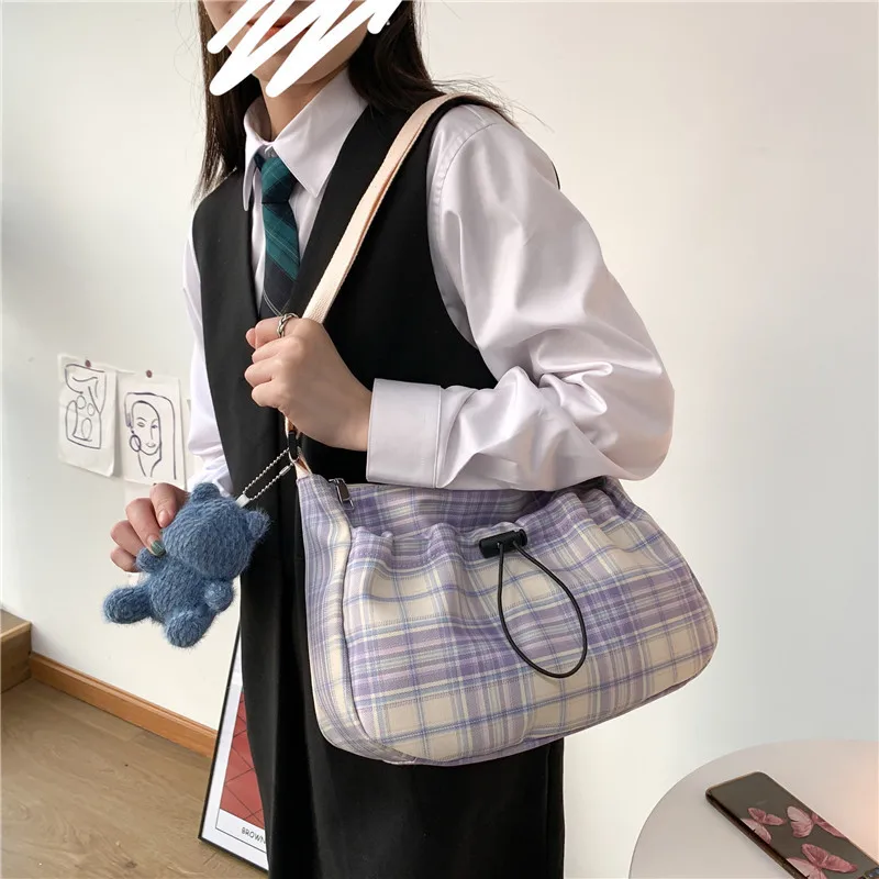 Cute Ladies Shoulder Bag Fashion Plaid Pattern Designer Women Messenger Bags Quality Nylon Women's School Bag Sac
Cute Ladies Shoulder Bag Fashion Plaid Pattern Designer Women Messenger Bags Quality Nylon Women's School Bag Sac
