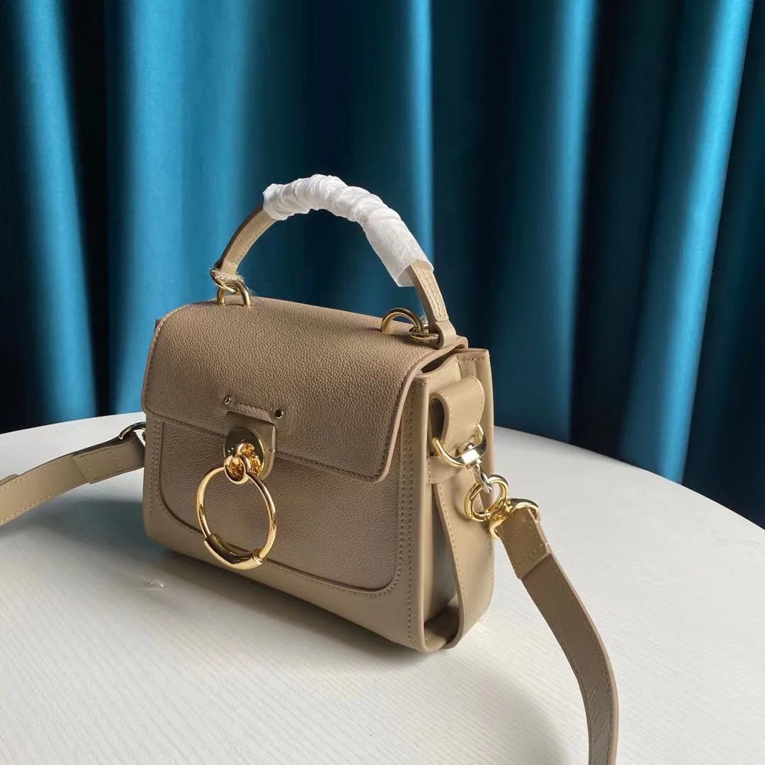 2021 Blue High Quality Leather Women's Shoulder Bag, Hardware Ring Accessories Design, Lady Style, Five Stars Recommended
2021 Blue High Quality Leather Women's Shoulder Bag, Hardware Ring Accessories Design, Lady Style, Five Stars Recommended