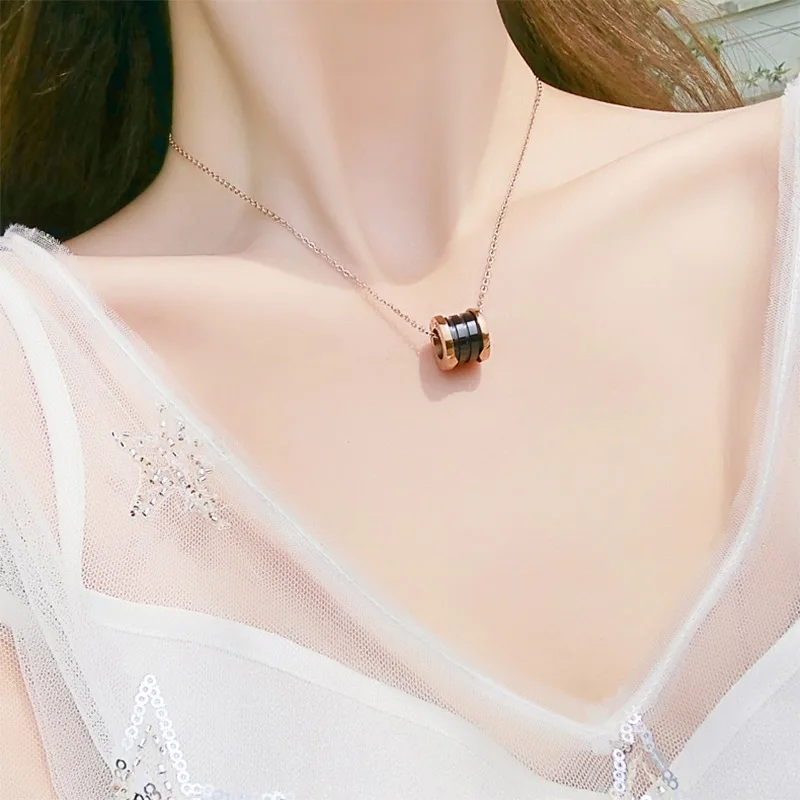 Hot Selling Famous Brand Jewelry Roman Numeral Black and White Ceramic Titanium Steel Pendant Necklace Woman Necklace Wholesale
Hot Selling Famous Brand Jewelry Roman Numeral Black and White Ceramic Titanium Steel Pendant Necklace Woman Necklace Wholesale