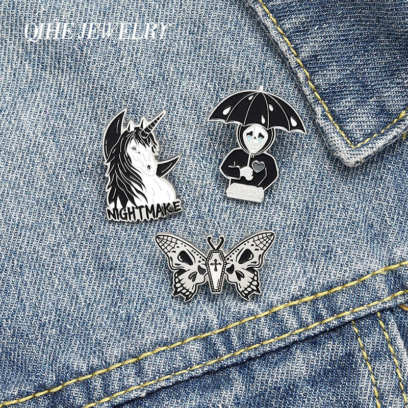 QIHE Jewelry Lonely Skull Enamel Pin Coffin Butterfly Lapel pin Night Horse Badges Black and White Brooches Men Women Jewelry
QIHE Jewelry Lonely Skull Enamel Pin Coffin Butterfly Lapel pin Night Horse Badges Black and White Brooches Men Women Jewelry