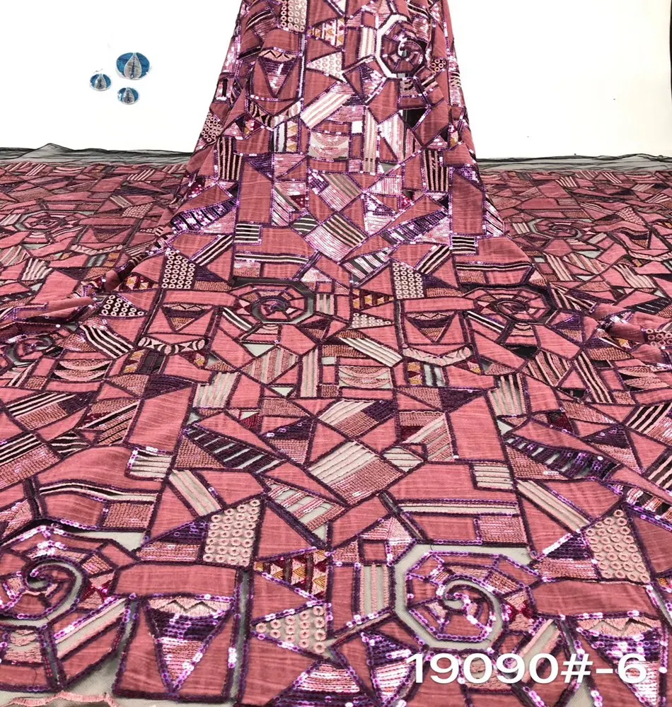 Latest African lace fabric 2020 High Quality Velvet Lace with sequins Nigerian Lace Fabrics For Wedding dress 5yards
Latest African lace fabric 2020 High Quality Velvet Lace with sequins Nigerian Lace Fabrics For Wedding dress 5yards