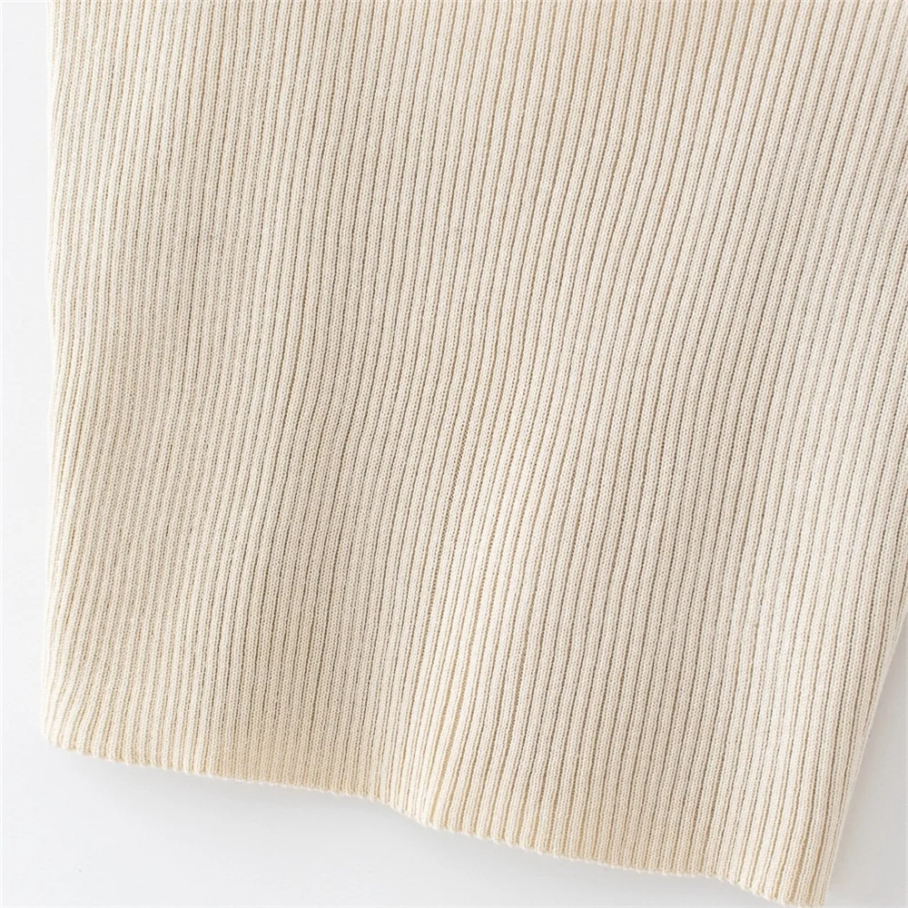 2020 summer women's new simple French rib knit camisole tight-fitting sexy exposed navel solid color beige short top 
2020 summer women's new simple French rib knit camisole tight-fitting sexy exposed navel solid color beige short top