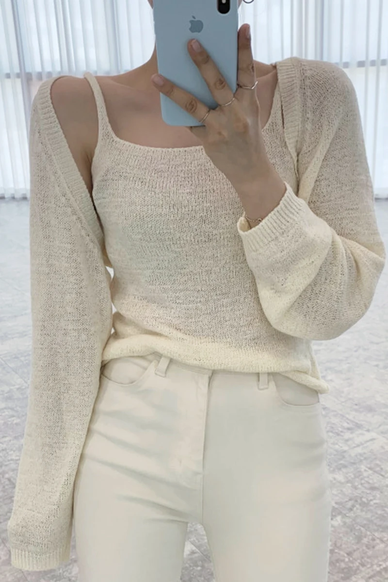 Korean chic summer simple inner base shirt suspenders + thin ice silk breathable anti-sat two-piece sweater
Korean chic summer simple inner base shirt suspenders + thin ice silk breathable anti-sat two-piece sweater