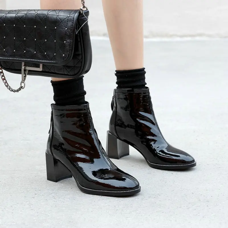 2020 winter spring new patent PU leather ladies office pumps block high heels ankle boots zipper back womens shoes ankle boots
2020 winter spring new patent PU leather ladies office pumps block high heels ankle boots zipper back womens shoes ankle boots
