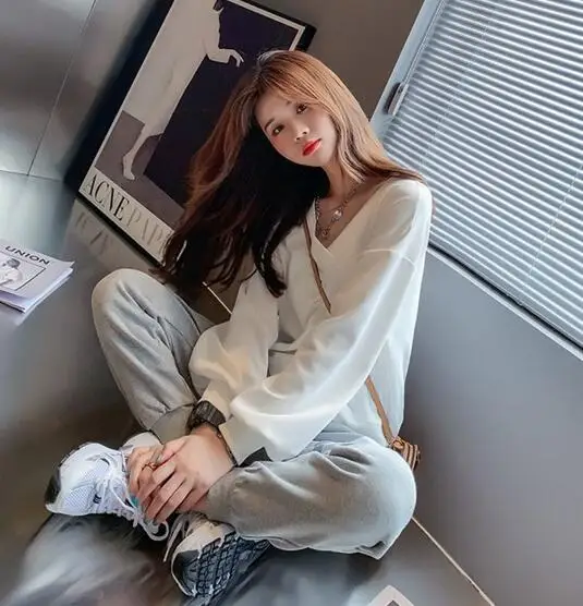 Women's V-neck bat sleeve loose drawstring T-shirt top
Women's V-neck bat sleeve loose drawstring T-shirt top