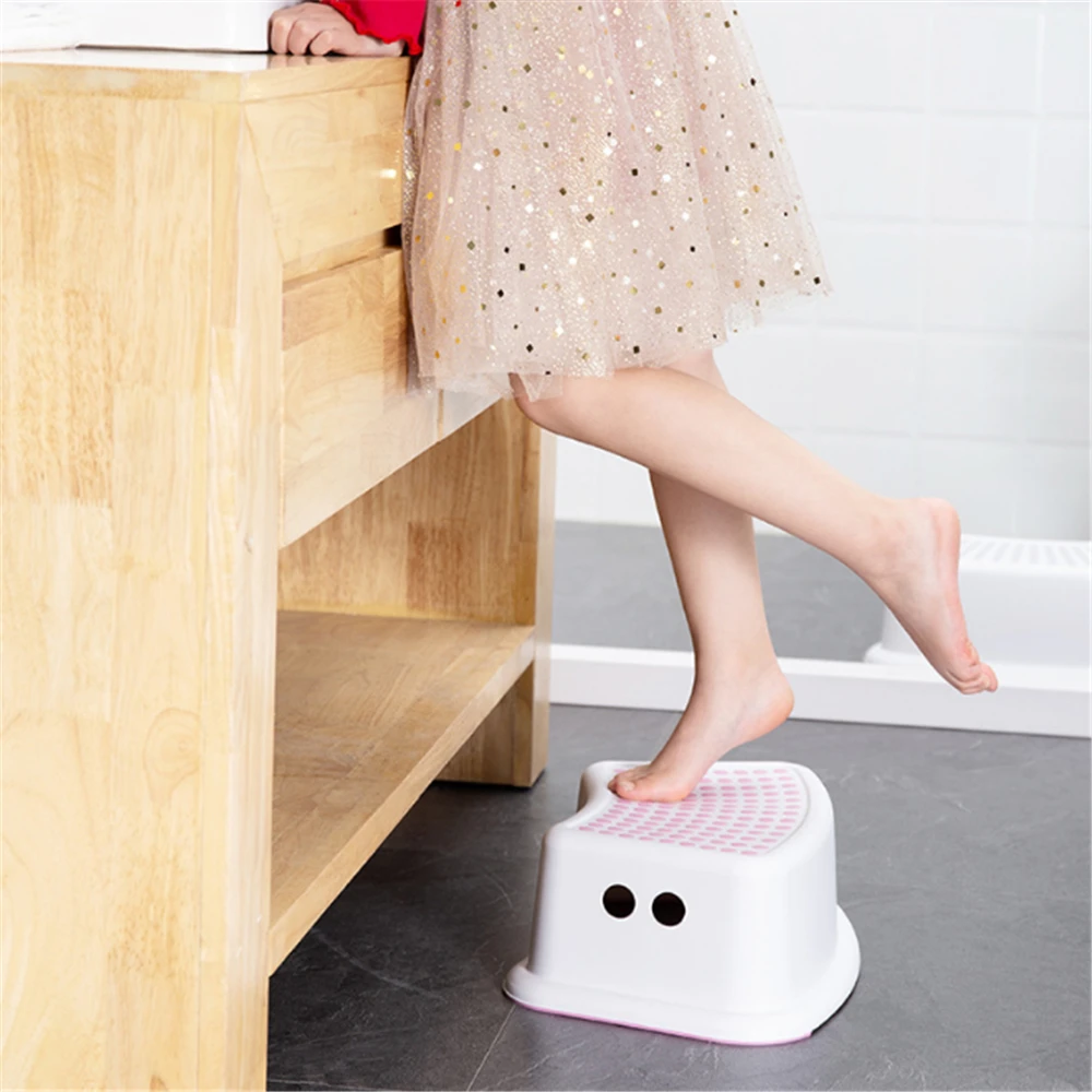 Plastic Stool Bathroom Feeding Hand Washing Bath Stepping Piano Pad Footstool Short Baby Non-slip Children Small Platform
Plastic Stool Bathroom Feeding Hand Washing Bath Stepping Piano Pad Footstool Short Baby Non-slip Children Small Platform