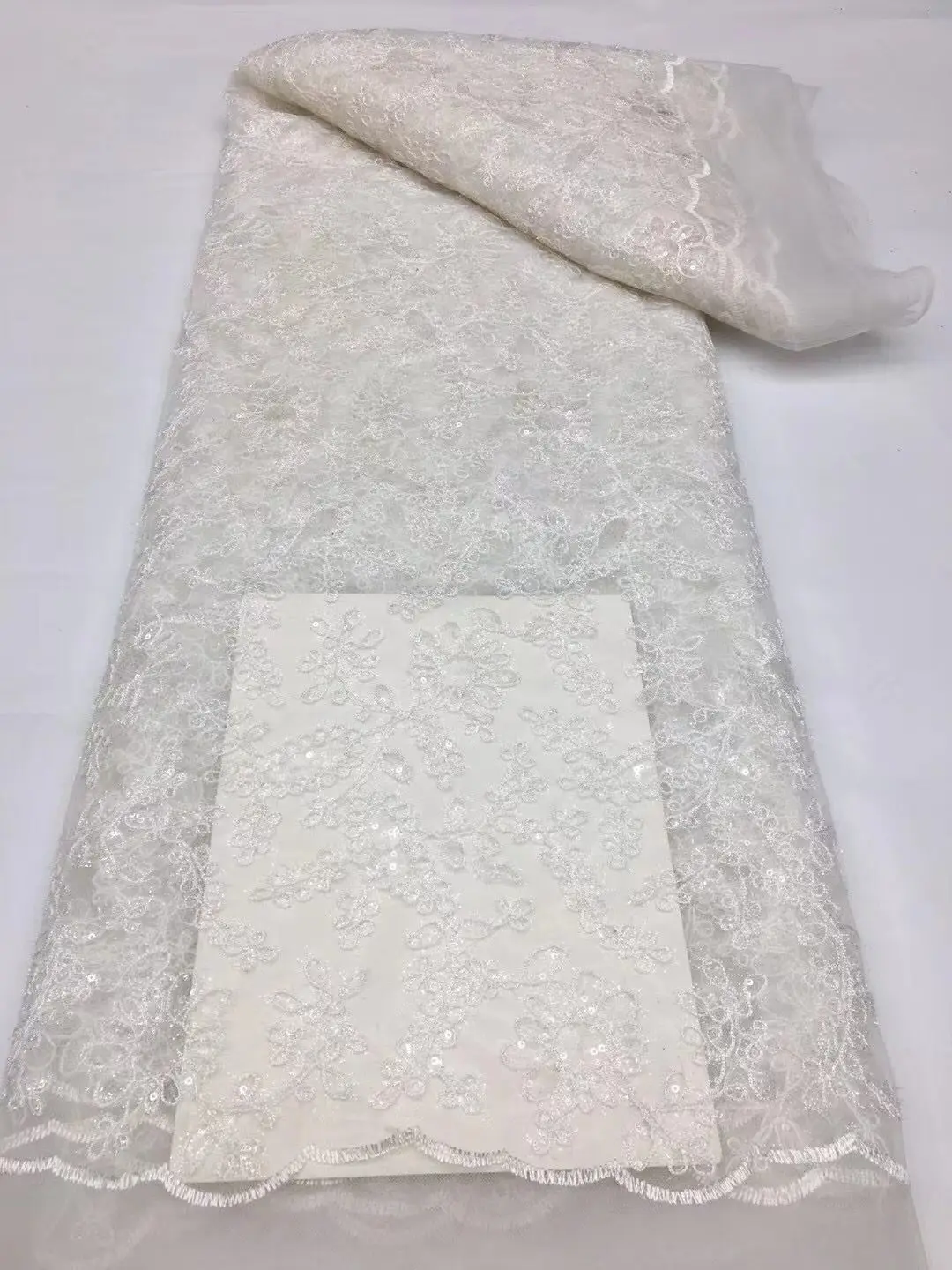 White French Tulle Lace Fabric 5 Yards African Lace Fabric 2021 High Quality Nigerian Lace Fabric For Party Dress
White French Tulle Lace Fabric 5 Yards African Lace Fabric 2021 High Quality Nigerian Lace Fabric For Party Dress