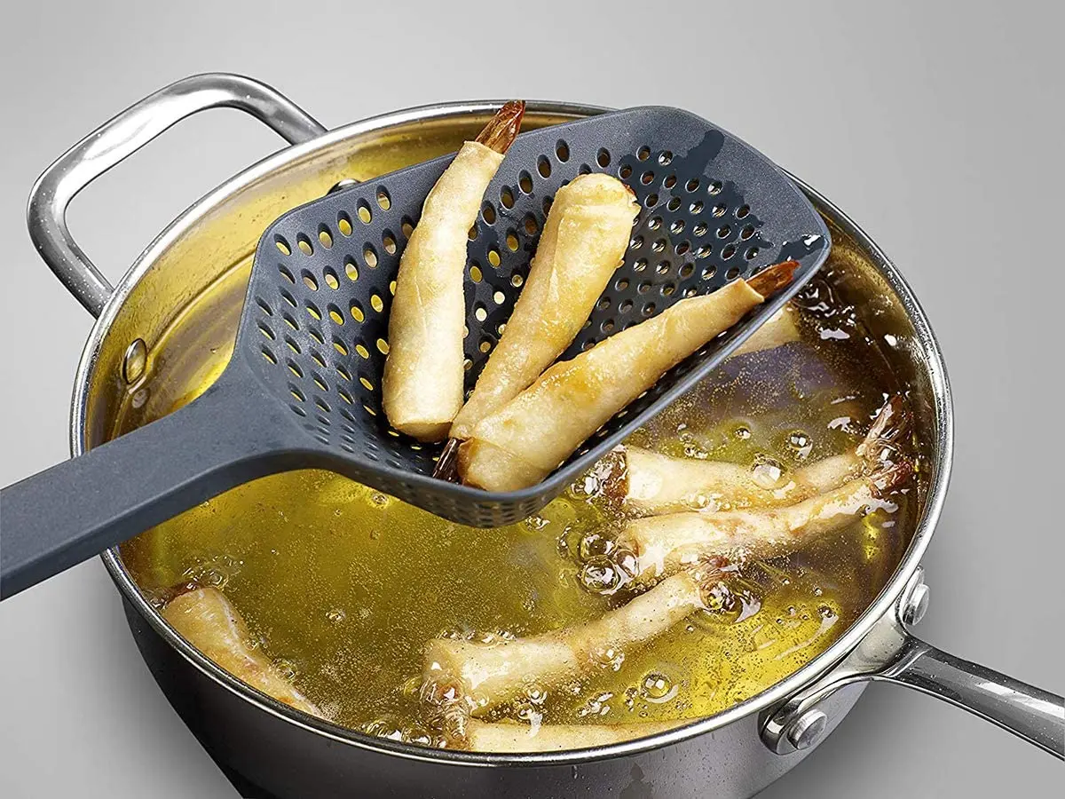 Kitchen Nylon Strainer Scoop Colander, Skimmer Spoon with Long Handle, Drain Shovel Strainers, Water Leaking Shovels
Kitchen Nylon Strainer Scoop Colander, Skimmer Spoon with Long Handle, Drain Shovel Strainers, Water Leaking Shovels