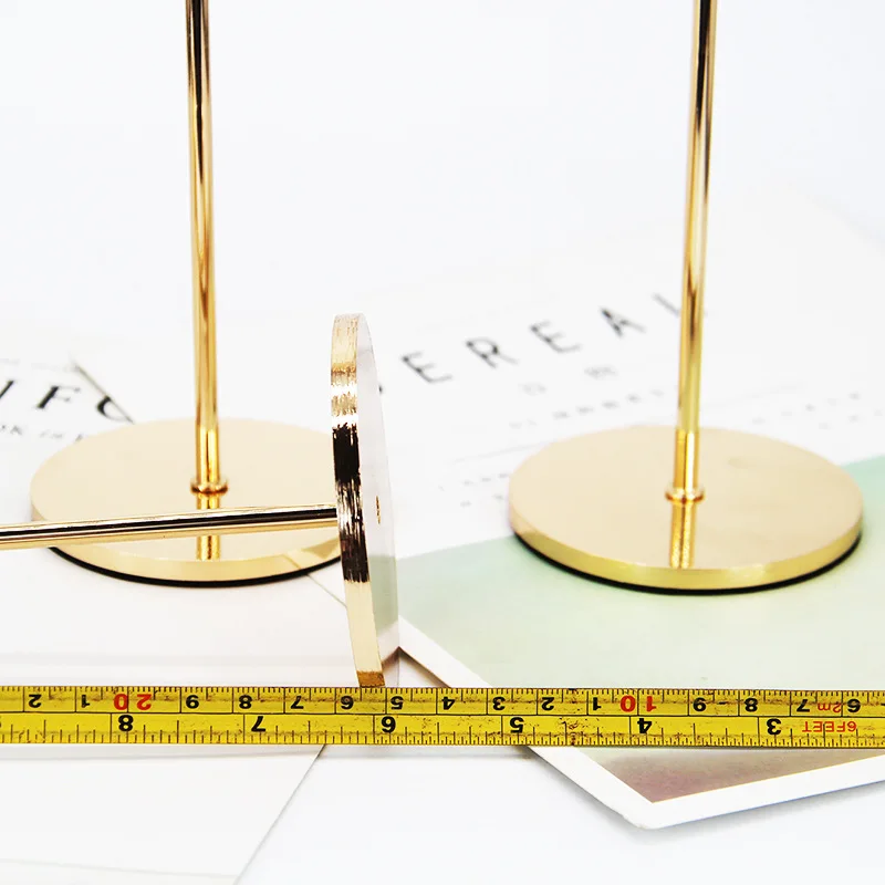 European Golden Metal Candlestick Home Decoration Candle Holder Living Room Table Decoration Accessories Wedding Decoration
European Golden Metal Candlestick Home Decoration Candle Holder Living Room Table Decoration Accessories Wedding Decoration