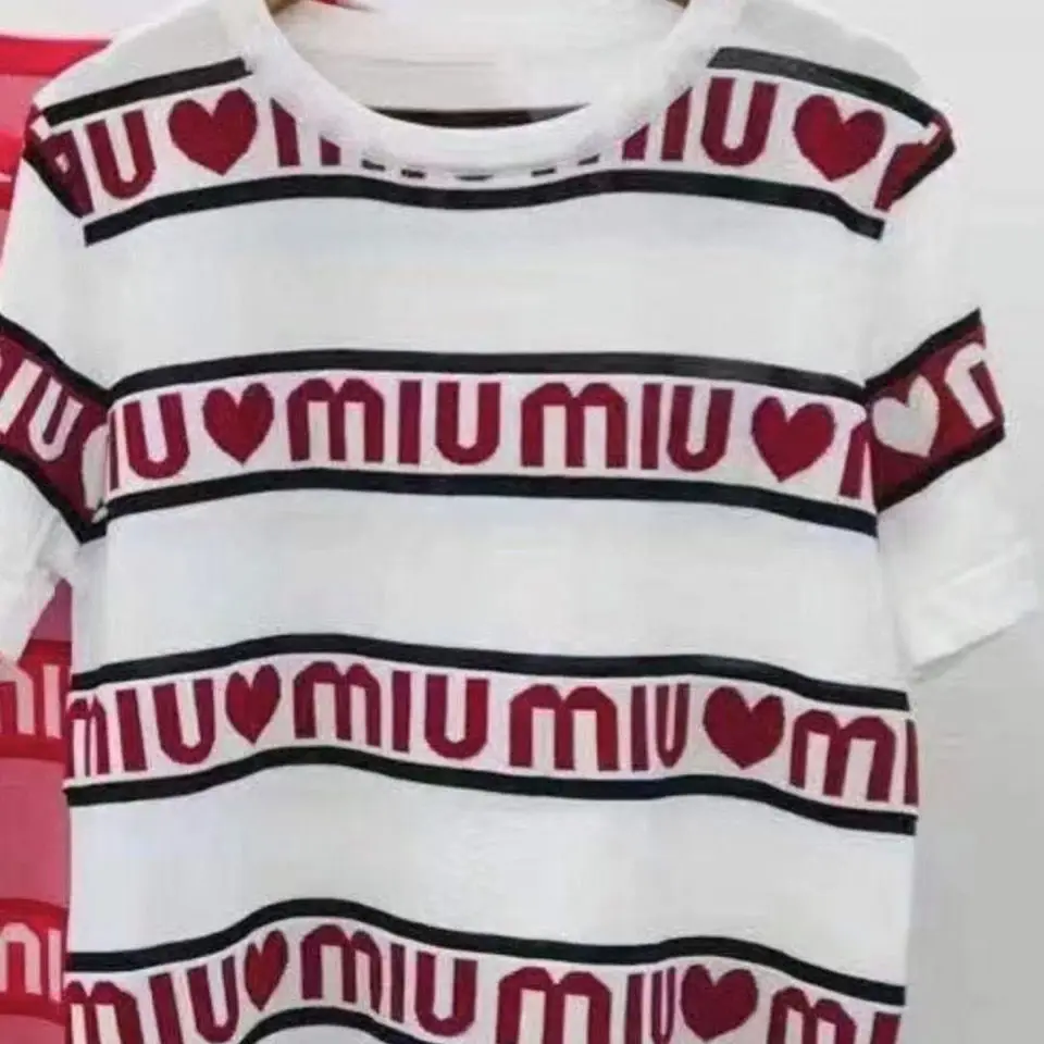 2021 New High Version Age Reduction Color matching Love Letter Jacquard Knitted Short Sleeve Jacket
2021 New High Version Age Reduction Color matching Love Letter Jacquard Knitted Short Sleeve Jacket