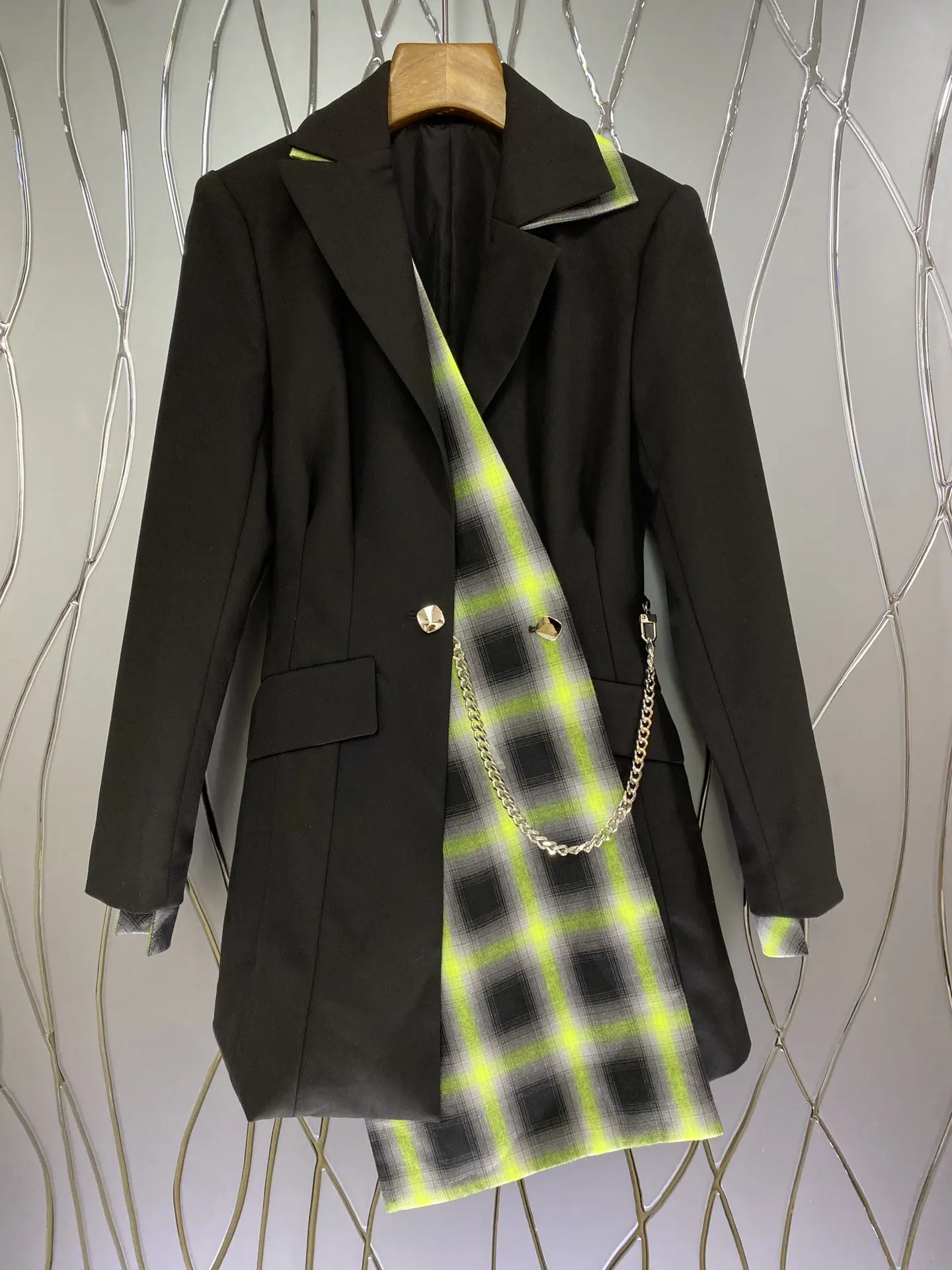 Spring of 2021 the new design feeling feeling the chain stitching plaid blazer commuter temperament of cultivate one's morality
Spring of 2021 the new design feeling feeling the chain stitching plaid blazer commuter temperament of cultivate one's morality