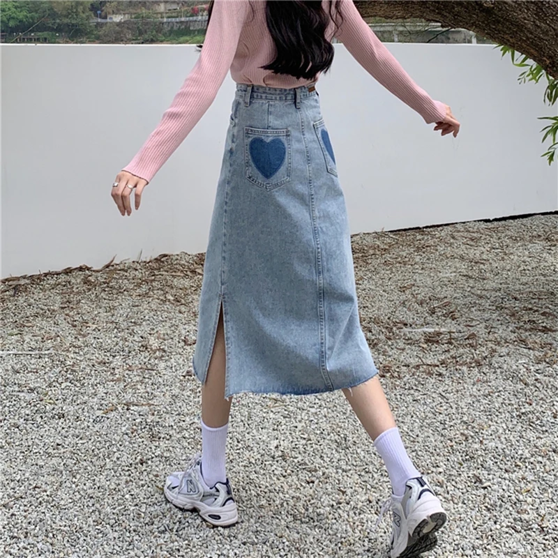 Юбка женская джинсовая с принтом сердца, модная повседневная Свободная юбка средней длины в стиле Харадзюку, в Корейском стиле, с разрезом и...
Юбка женская джинсовая с принтом сердца, модная повседневная Свободная юбка средней длины в стиле Харадзюку, в Корейском стиле, с разрезом и...