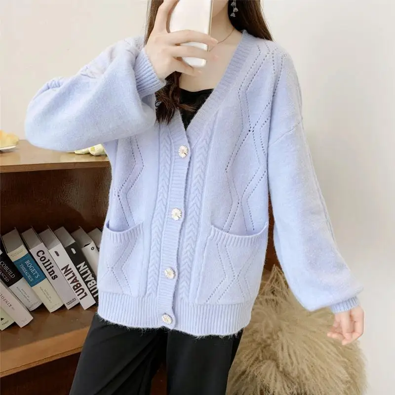 High quality fashion cashmere jacket women autumn and winter V-neck knitted sweater cardigan women H00278
High quality fashion cashmere jacket women autumn and winter V-neck knitted sweater cardigan women H00278