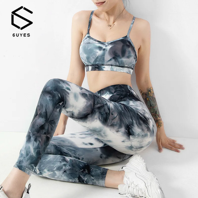 2021 new tie dye printed sports underwearSports Yoga suit women's three piece suit work out clothing women outfits jogger set
2021 new tie dye printed sports underwearSports Yoga suit women's three piece suit work out clothing women outfits jogger set