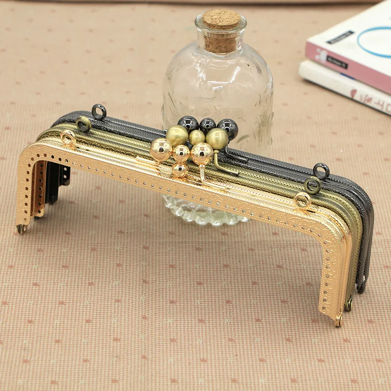 20 см, три цвета, рама для кошелька, модная винтажная металлическая рама для кошелька, оптовая продажа, аксессуары для сумок, ручки Obag 
20 см, три цвета, рама для кошелька, модная винтажная металлическая рама для кошелька, оптовая продажа, аксессуары для сумок, ручки Obag