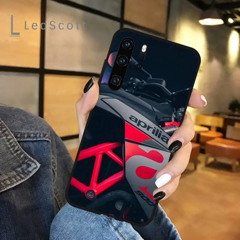 sport Apriliaes moto logo phone case for Huawei honor Mate P 9 10 20 30 40 Pro 10i 7 8 a x Lite nova 5t
sport Apriliaes moto logo phone case for Huawei honor Mate P 9 10 20 30 40 Pro 10i 7 8 a x Lite nova 5t