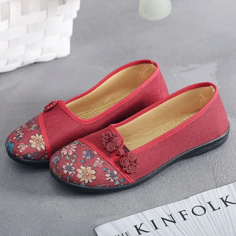 Old Beijing cloth shoes women's shoes flat shallow shallow mouth single shoes ethnic style buckle a pedal
Old Beijing cloth shoes women's shoes flat shallow shallow mouth single shoes ethnic style buckle a pedal