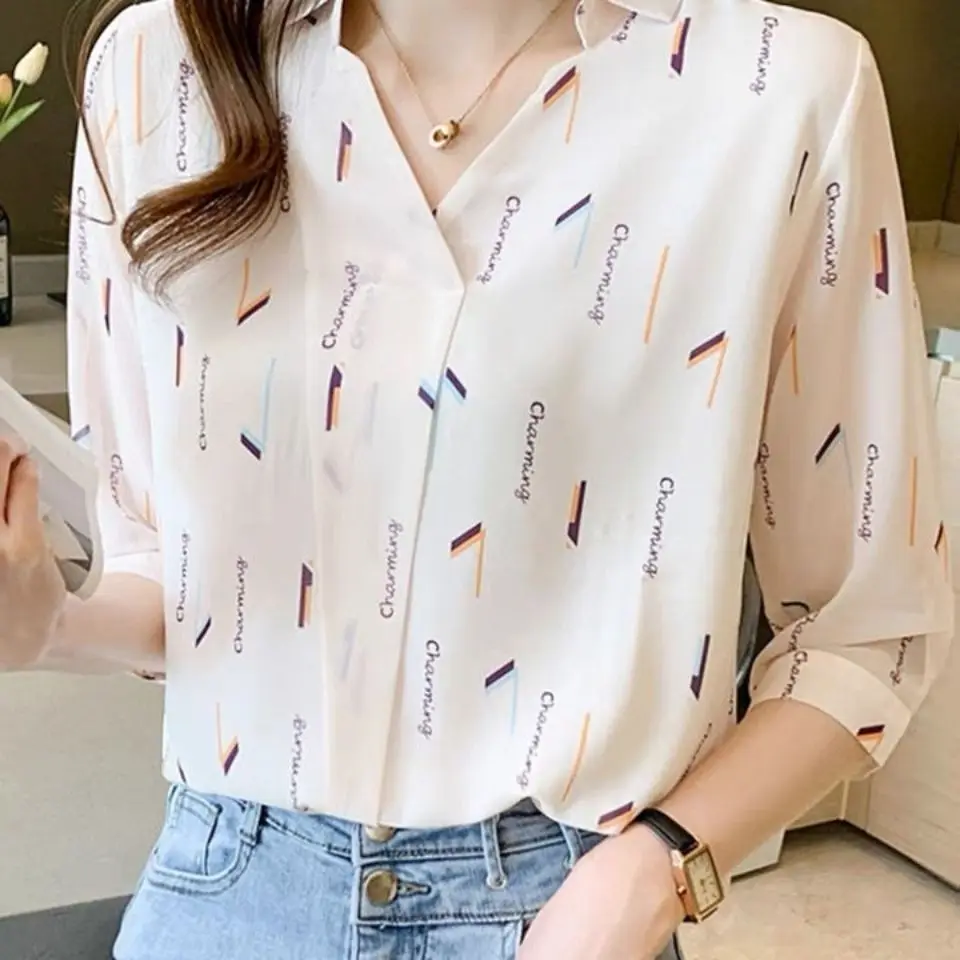 Summer fashion women's V-neck Western style three-quarter sleeve shirt Women's new style niche design printed chiffon shirt
Summer fashion women's V-neck Western style three-quarter sleeve shirt Women's new style niche design printed chiffon shirt