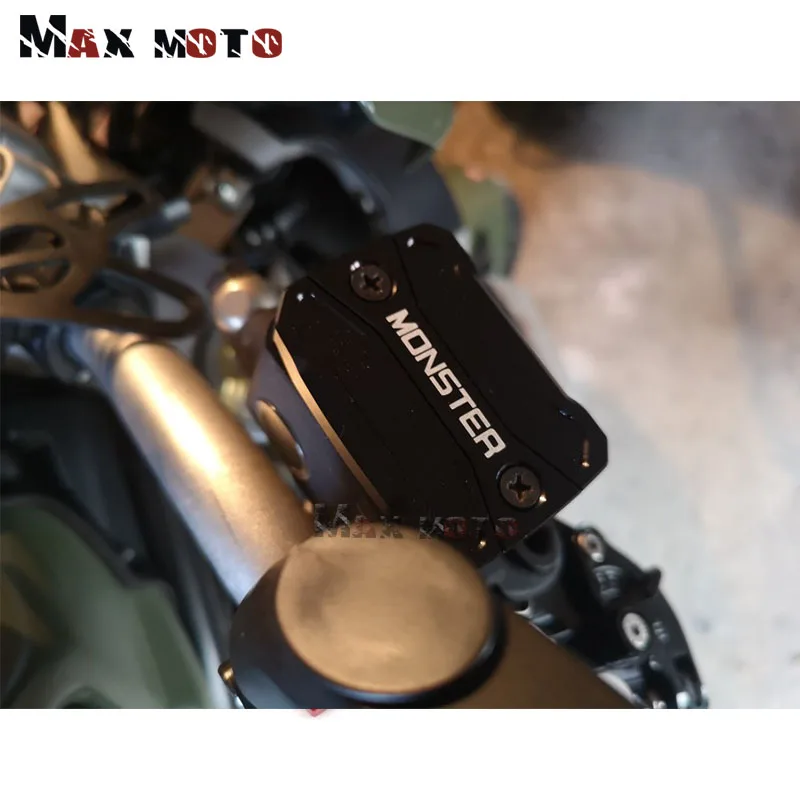 For DUCATI Monster 695 696 796 Monster Hypermotard 796 Motorcycle CNC Brake Lever Cover Front Brake Fluid Reservoir Cover Cap 
For DUCATI Monster 695 696 796 Monster Hypermotard 796 Motorcycle CNC Brake Lever Cover Front Brake Fluid Reservoir Cover Cap