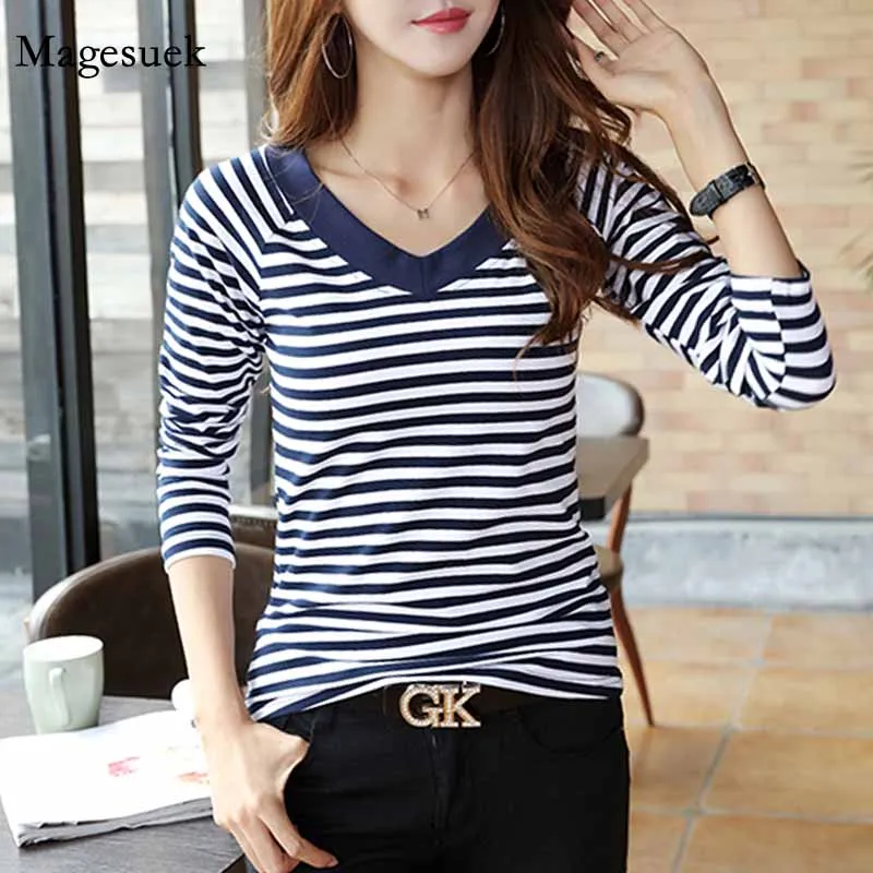 Long Sleeve Female Shirt Fashion Casual Women Striped New T-Shirt 2021 Autumn V-neck Women's Tops Tee Femme Top Shirts 7537 50
Long Sleeve Female Shirt Fashion Casual Women Striped New T-Shirt 2021 Autumn V-neck Women's Tops Tee Femme Top Shirts 7537 50