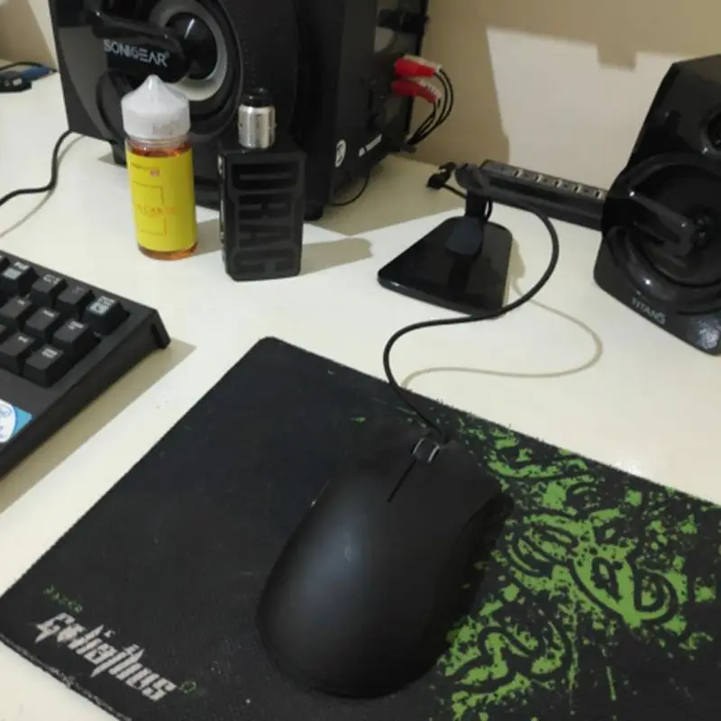 Mouse Bungee Wire Holder Gaming Mouse Cord Clip Management Fixer Holder 
Mouse Bungee Wire Holder Gaming Mouse Cord Clip Management Fixer Holder