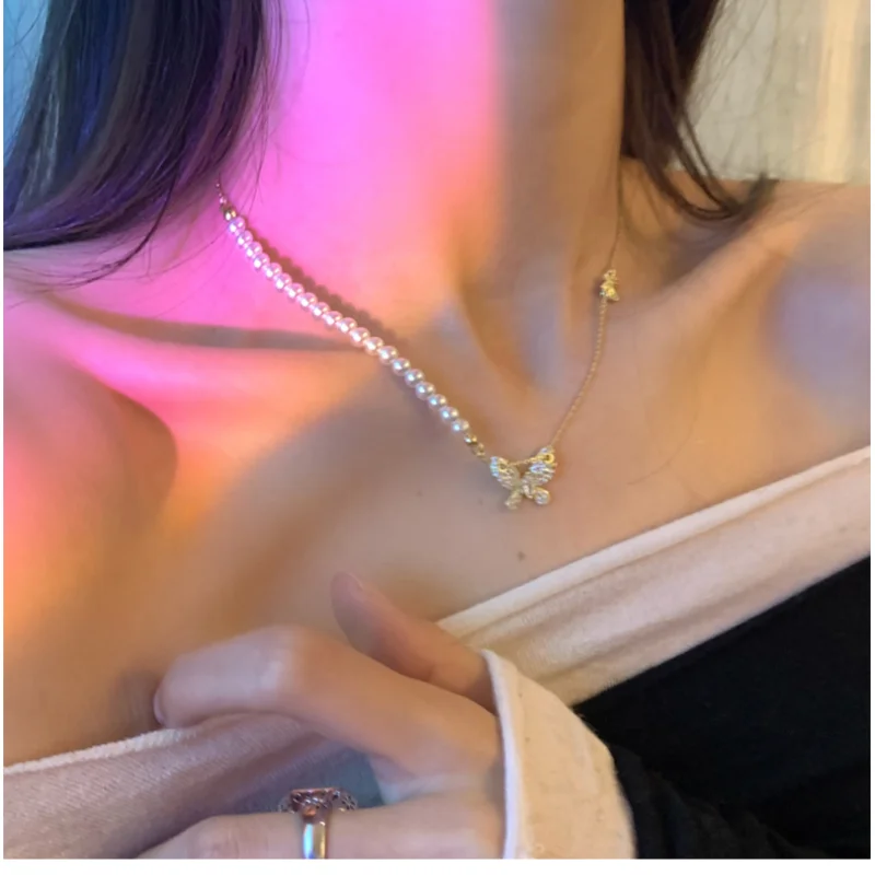 Women Jewelry Butterfly Pendant Necklace Pretty Design High Quality Shiny Crystal Simulated Pearl Chain Necklace For Party Gifts
Women Jewelry Butterfly Pendant Necklace Pretty Design High Quality Shiny Crystal Simulated Pearl Chain Necklace For Party Gifts