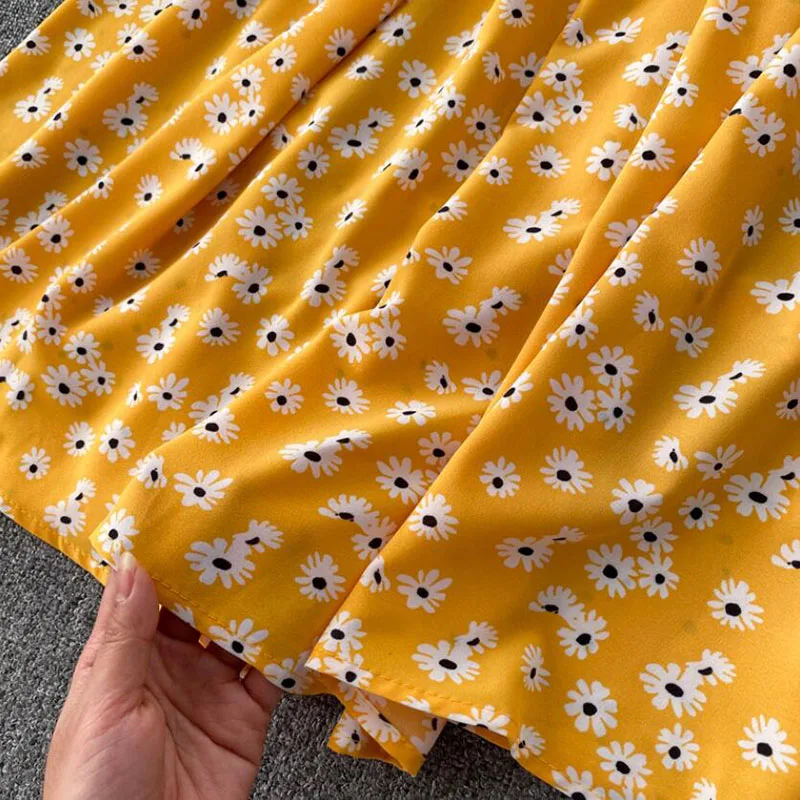 2021 Women Summer Bohemian Long Dress Sexy V-neck Backless Ruffle Floral Print Dress Elegant Sleeveless Beach Vestidos
2021 Women Summer Bohemian Long Dress Sexy V-neck Backless Ruffle Floral Print Dress Elegant Sleeveless Beach Vestidos