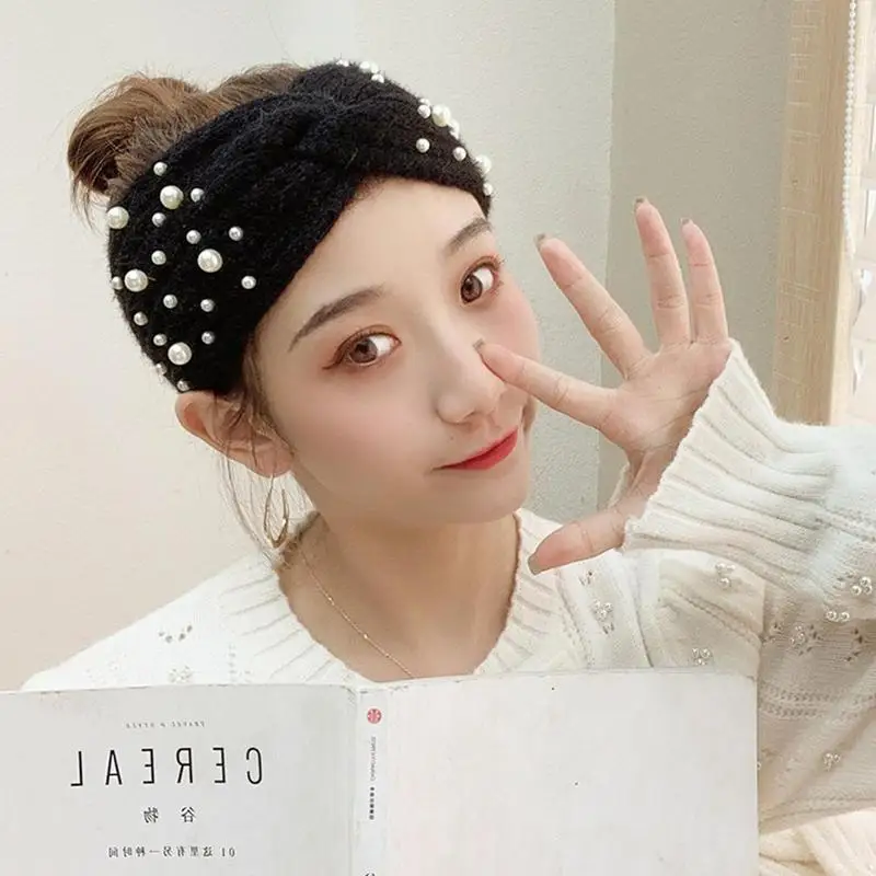 2021 Fashion Temperament Pearl Plush Headband Ladies Winter Warm Double-layer Knitted Wide Headband Color Fashion Headband
2021 Fashion Temperament Pearl Plush Headband Ladies Winter Warm Double-layer Knitted Wide Headband Color Fashion Headband