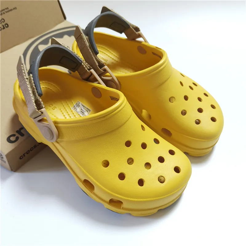 2021 Hot New Crockse Sandals Hole Shoes Couple Home Slippers Summer Hollow Out Face Buckle Men and Women Beach Flat
2021 Hot New Crockse Sandals Hole Shoes Couple Home Slippers Summer Hollow Out Face Buckle Men and Women Beach Flat