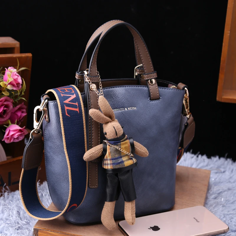 Female Bag 2020 New Style Fashion Retro Genuine Leather Handbag Casual Shoulder Messenger Bag Women Purse and Handbags Louis Bag 
Female Bag 2020 New Style Fashion Retro Genuine Leather Handbag Casual Shoulder Messenger Bag Women Purse and Handbags Louis Bag