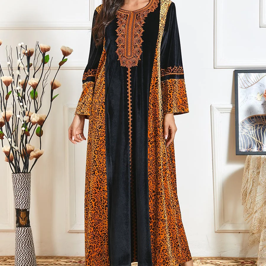Autumn Winter Leopard Print Velvet Maxi Dress Long Sleeve Women Plus Size 4XL Embroidery Loose Casual A Line Dress Abaya Muslim 
Autumn Winter Leopard Print Velvet Maxi Dress Long Sleeve Women Plus Size 4XL Embroidery Loose Casual A Line Dress Abaya Muslim
